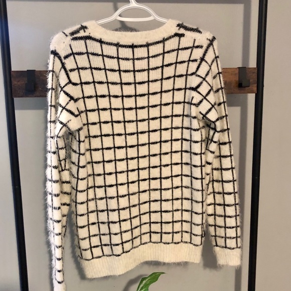 FOREVER 21 Fuzzy & Warm Black & White Sweater_SM - Picture 11 of 11